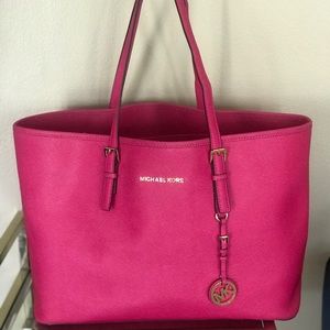 Michael Kors Jet Set Tote Bag